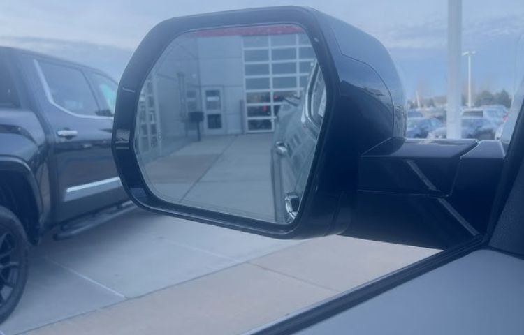 How to Turn Off Reverse Tilt Mirrors on GMC Vehicles